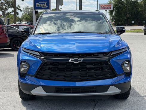 Used 2025 Chevrolet Blazer LT w/ Sound & Technology Package FWD image 3