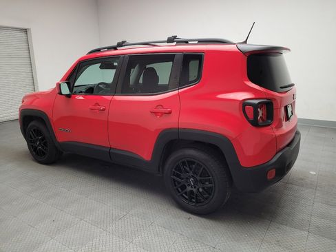 Used 2016 Jeep Renegade Latitude image 3