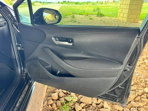 Used 2020 Toyota Corolla LE FWD image 23