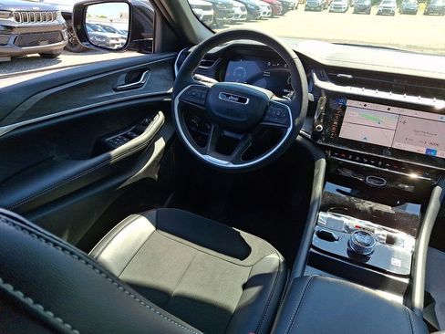 New 2026 Jeep Grand Cherokee Altitude AWD/4WD image 10