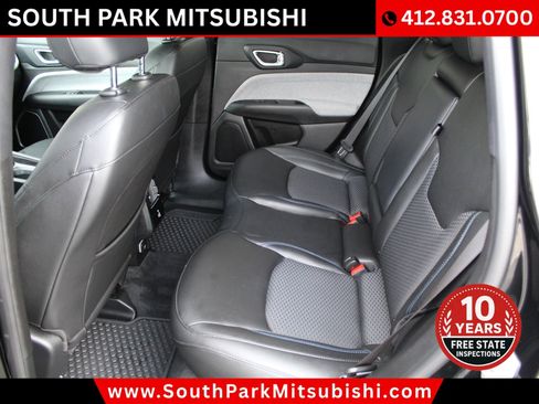 Used 2024 Jeep Compass Latitude w/ Convenience Group AWD/4WD image 16