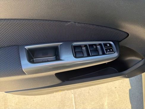 Used 2012 Subaru Forester 2.5X w/ Popular Pkg 3 image 16