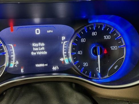 Used 2019 Chrysler Pacifica Touring-L Plus w/ Tire & Wheel Group image 14