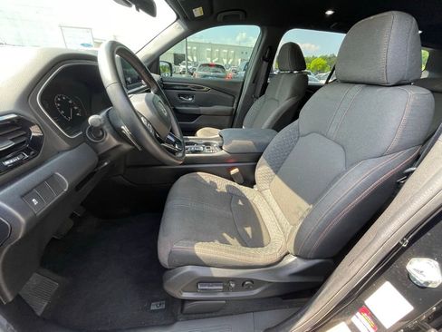 Certified 2025 Honda Pilot Sport image 21