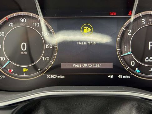 Used 2024 Jaguar F-PACE R-Dynamic S image 21