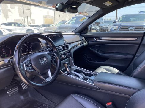 Used 2018 Honda Accord Sport image 14