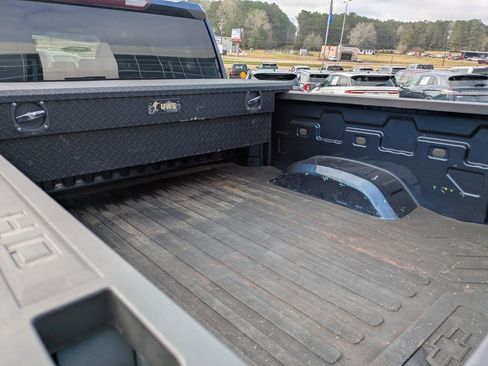 Used 2021 Chevrolet Silverado 2500 LT w/ Convenience Package image 4