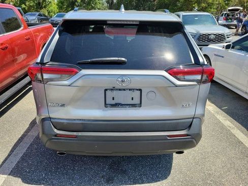 Used 2022 Toyota RAV4 XLE Premium FWD image 5