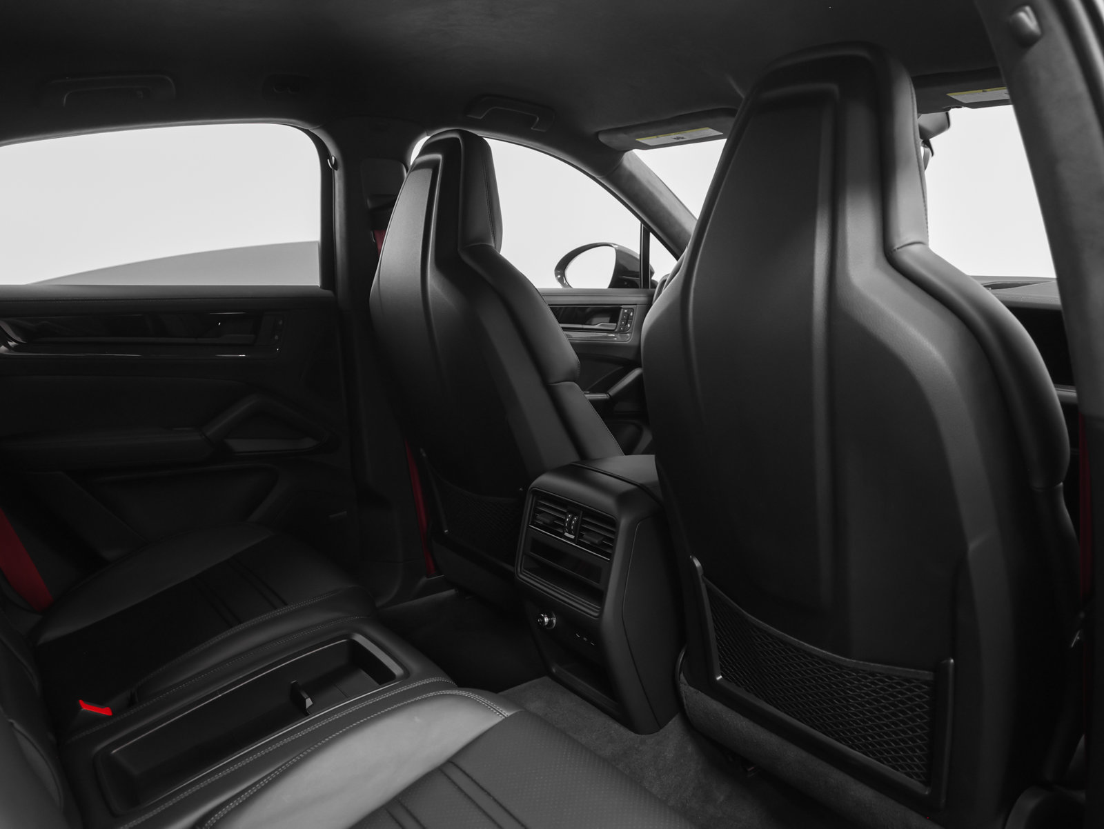 Certified 2024 Porsche Cayenne Turbo GT AWD/4WD image 33