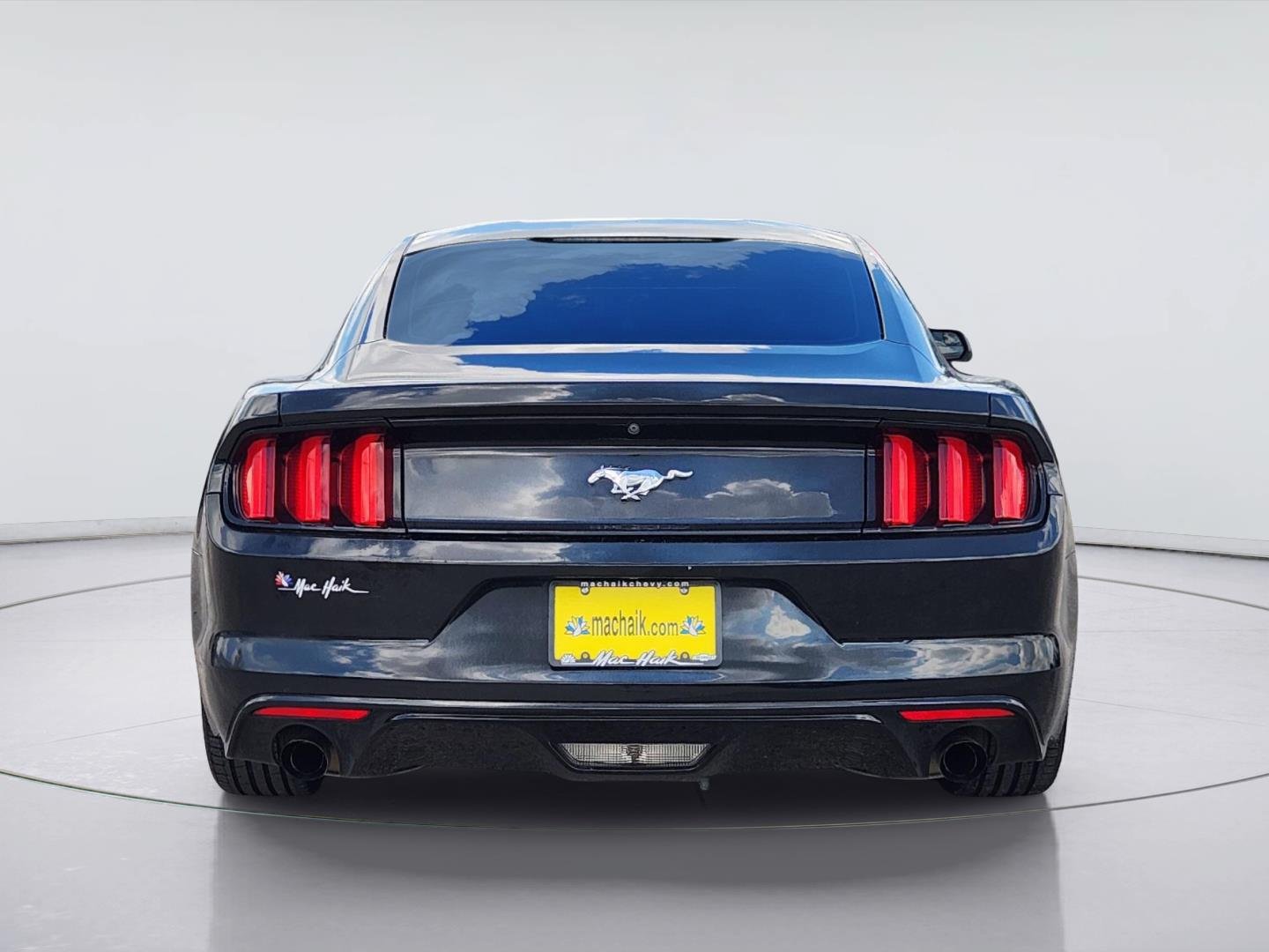 Used 2017 Ford Mustang Coupe RWD image 6