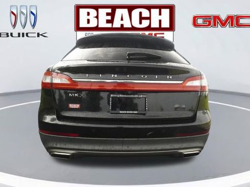 Used 2016 Lincoln MKX Reserve w/ Technology Package FWD image 4