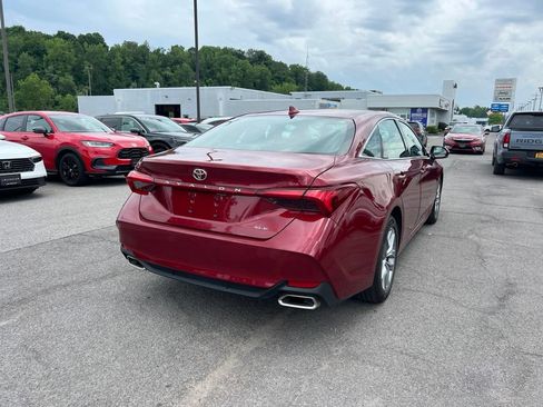Used 2022 Toyota Avalon XLE w/ Moonroof Package FWD image 5