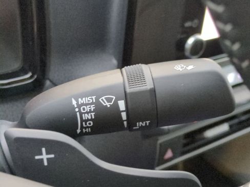 Used 2025 Toyota Camry SE image 26