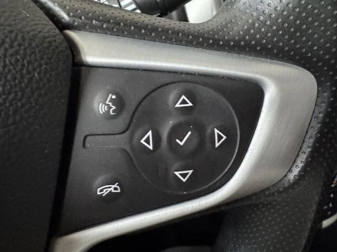 Used 2023 GMC Terrain SLE w/ Driver Convenience Package image 17