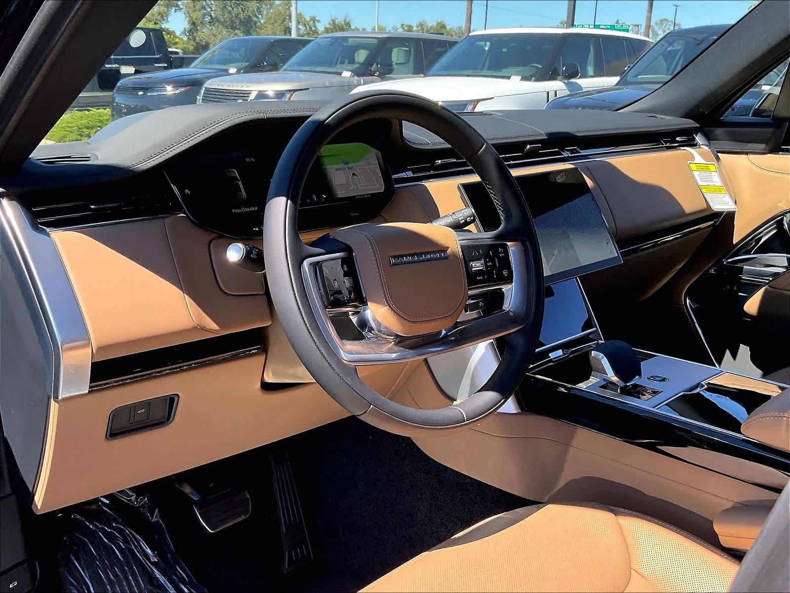 New 2026 Land Rover Range Rover Long Wheelbase SE AWD/4WD image 8
