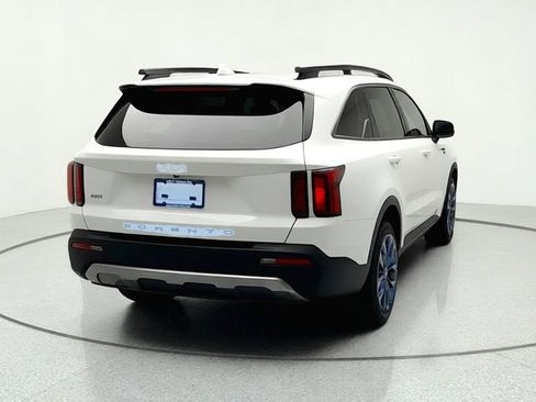 Certified 2022 Kia Sorento X-Line EX AWD/4WD image 5