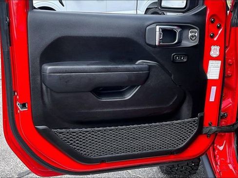 Used 2025 Jeep Wrangler Unlimited Rubicon AWD/4WD image 20