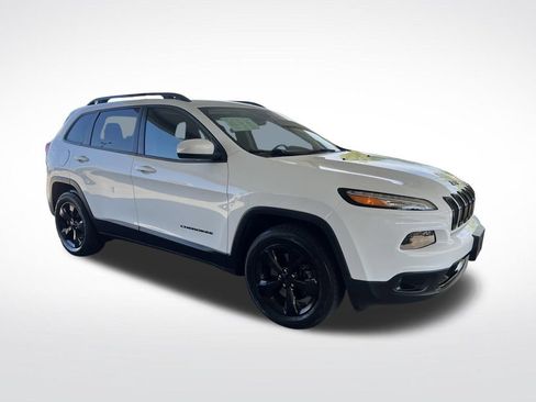 Used 2016 Jeep Cherokee Latitude w/ Cold Weather Group AWD/4WD image 3