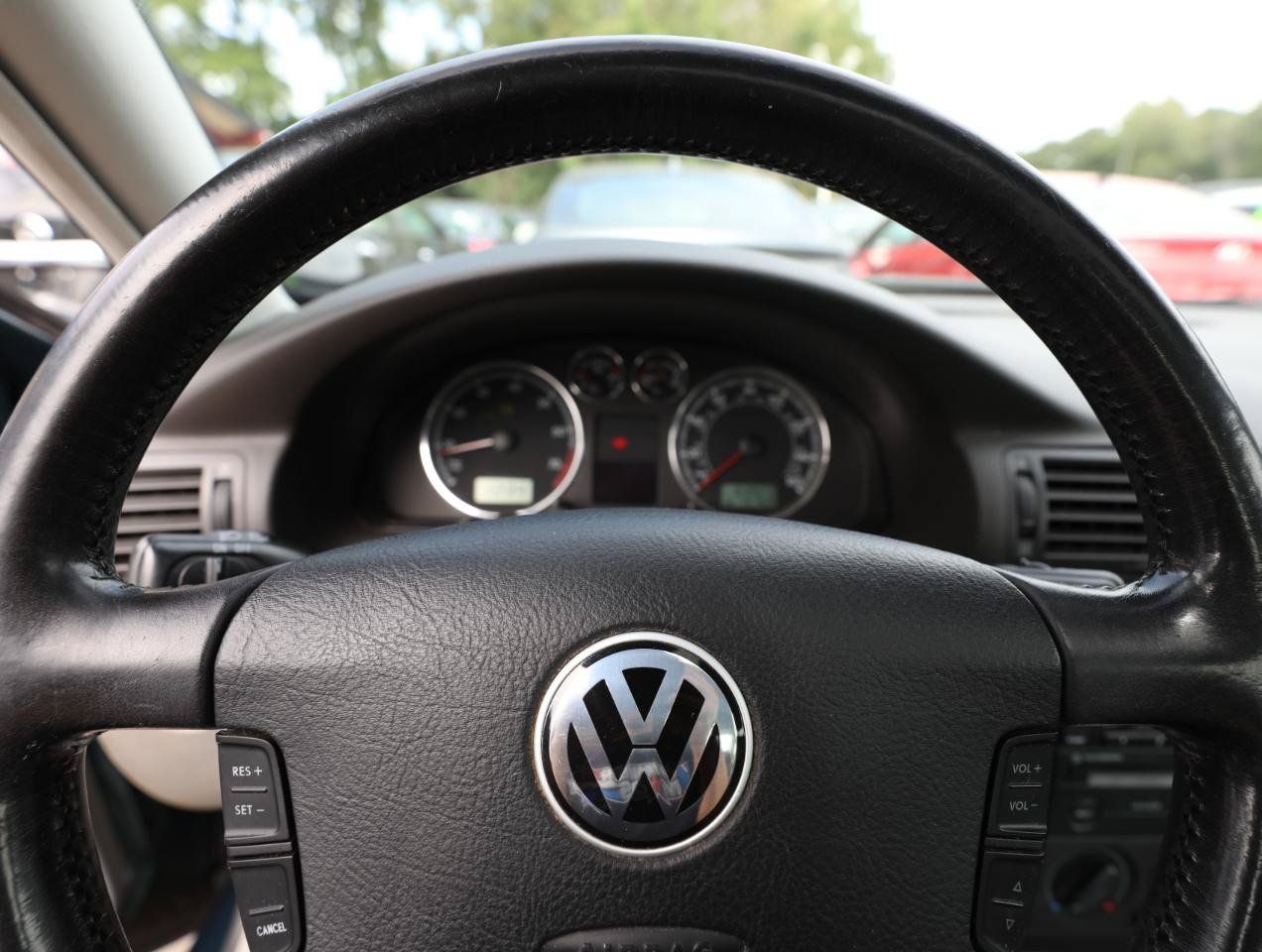 Used 2002 Volkswagen Passat GLS FWD image 20