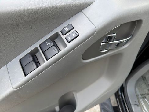 Used 2014 Nissan Frontier SV w/ SV Value Truck Package image 16