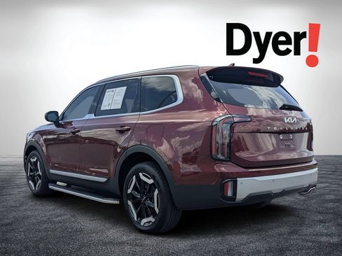 Used 2024 Kia Telluride EX w/ EX Captain's Chair Package FWD image 6