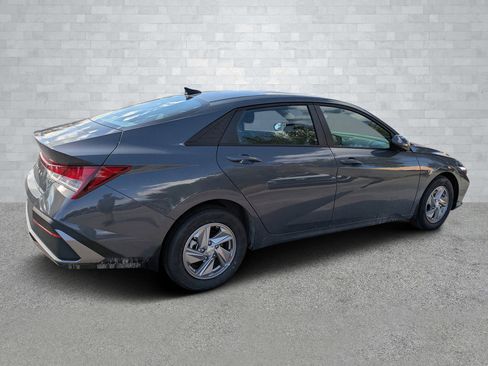 New 2026 Hyundai Elantra SE image 5