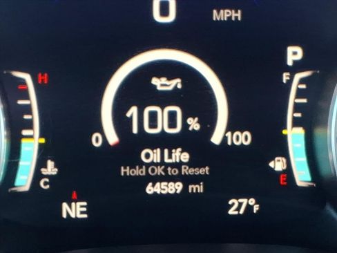 Used 2018 Chrysler Pacifica Touring-L Plus image 33