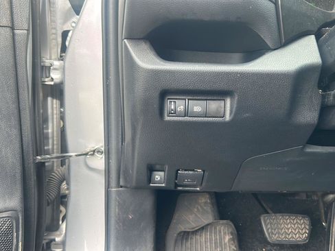 Used 2019 Toyota RAV4 LE w/ Carpet Mat Package AWD/4WD image 14
