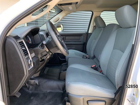 Used 2018 RAM 3500 Tradesman w/ Chrome Appearance Group RWD image 20
