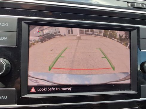 Used 2020 Volkswagen Tiguan S FWD image 10