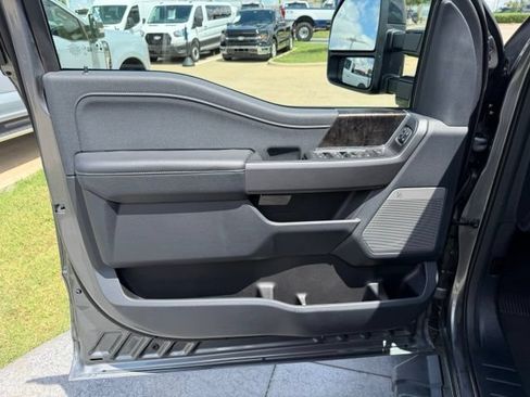 Used 2025 Ford F250 Lariat w/ Lariat Ultimate Package AWD/4WD image 8