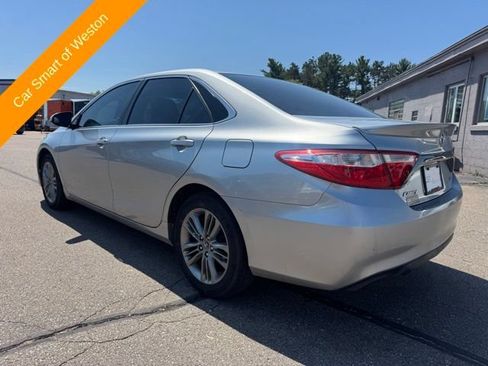 Used 2017 Toyota Camry SE w/ Moonroof Package FWD image 5