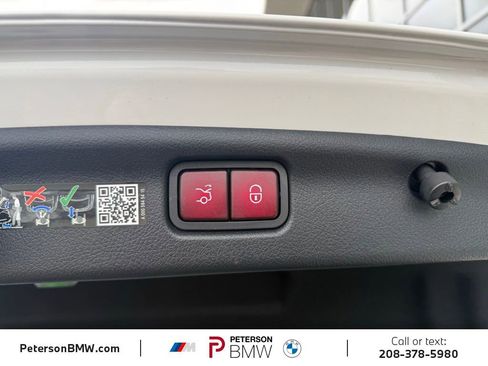 Used 2025 Mercedes-Benz C 300 4MATIC Sedan image 14