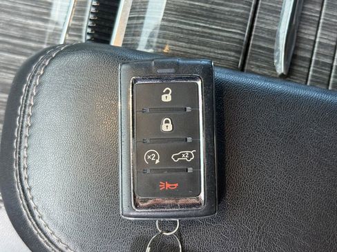Used 2022 Jeep Wagoneer Series II AWD/4WD image 16