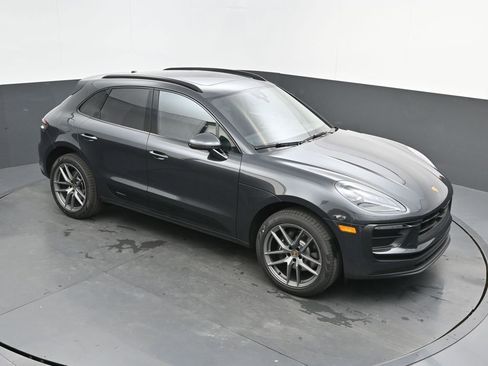 New 2026 Porsche Macan image 30