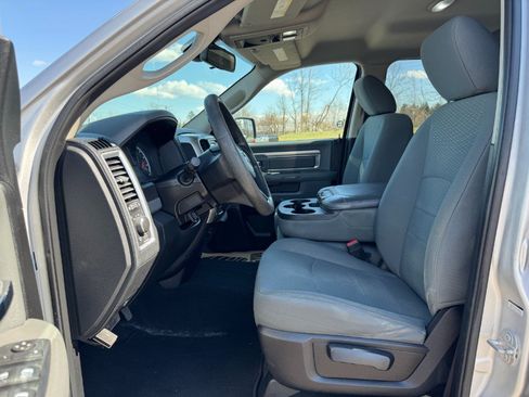 Used 2016 RAM 1500 Classic SLT AWD/4WD image 15