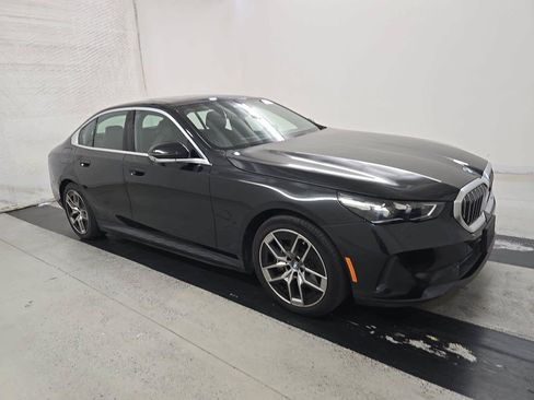 Used 2024 BMW i5 eDrive40i w/ Premium Package RWD image 3