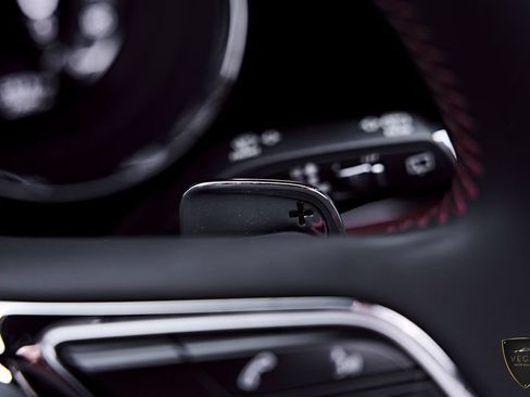 Used 2024 Bentley Bentayga AWD/4WD image 70