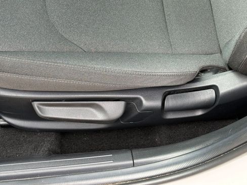 Used 2025 Kia K4 LXS image 23