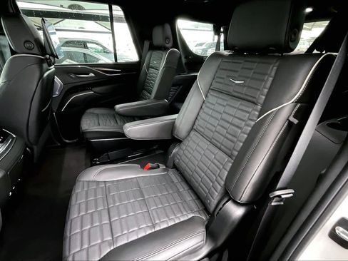 Used 2024 Cadillac Escalade Sport Platinum w/ LPO, ONYX Package image 20