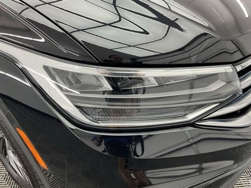 Used 2022 Volkswagen Tiguan SE image 28