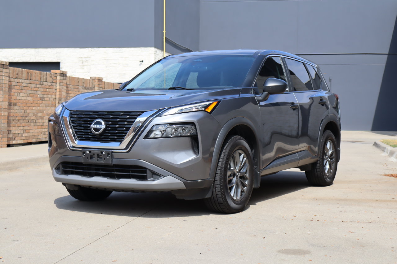 Used 2023 Nissan Rogue S FWD image 2