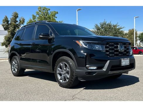 Used 2025 Honda Passport TrailSport image 8
