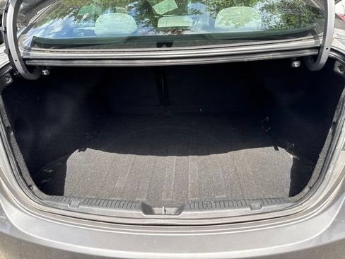Used 2011 Hyundai Elantra GLS w/ Preferred Equipment Pkg 3 FWD image 9