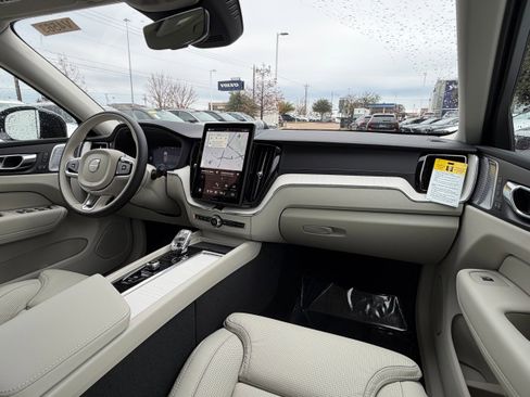 New 2026 Volvo XC60 B5 Ultra w/ Climate Package image 10