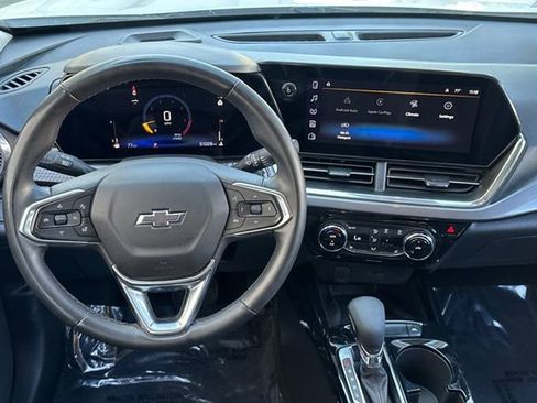 Used 2025 Chevrolet Trax ACTIV w/ Sunroof Package image 16