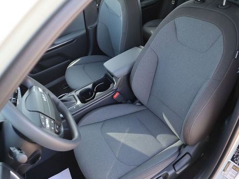 New 2025 Kia K4 LXS image 19