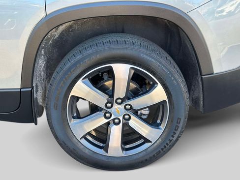 Certified 2023 Chevrolet Traverse LT w/ LT Premium Package image 9
