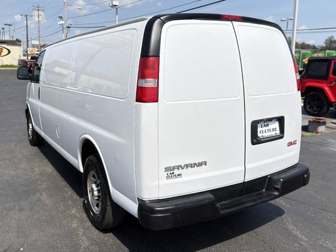 Used 2018 GMC Savana 2500 Extended RWD image 18
