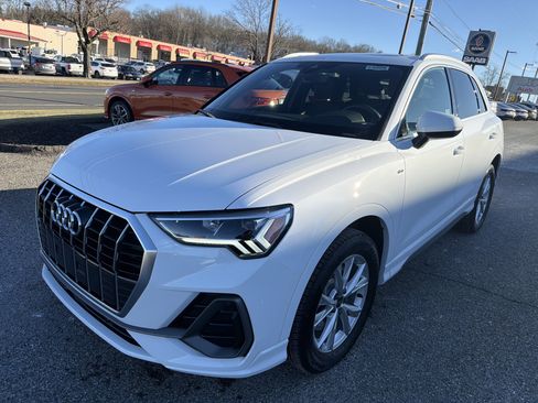 Certified 2025 Audi Q3 2.0T Premium w/ Convenience Package image 3